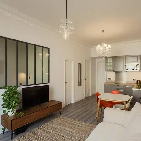 Beautiful &cozy Flat Located In Hyper Downtown *